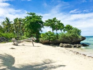 Lagoon Bantayna Island